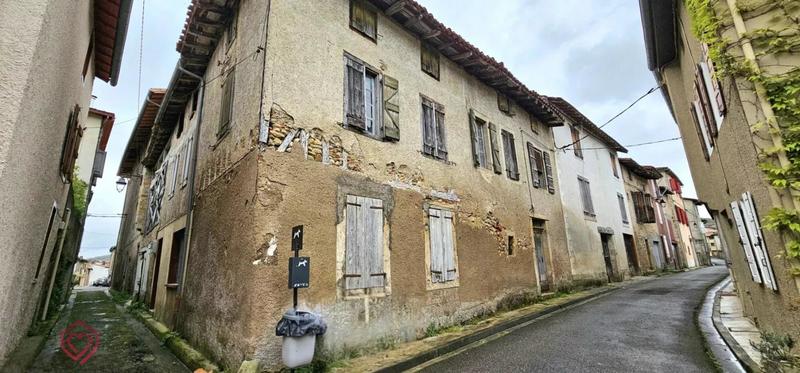 Maison de village - 350 m² - 8 pièces