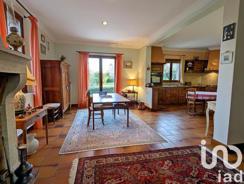 Maison - 213 m² - 9 pièces