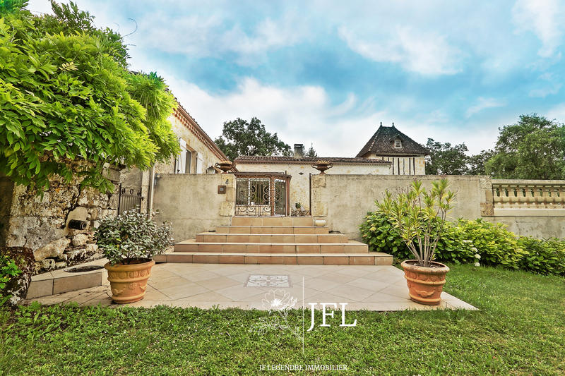 Maison ancienne - 203 m² - 7 pièces