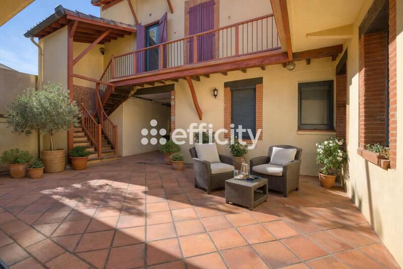 Maison de ville - 255 m² - 7 pièces