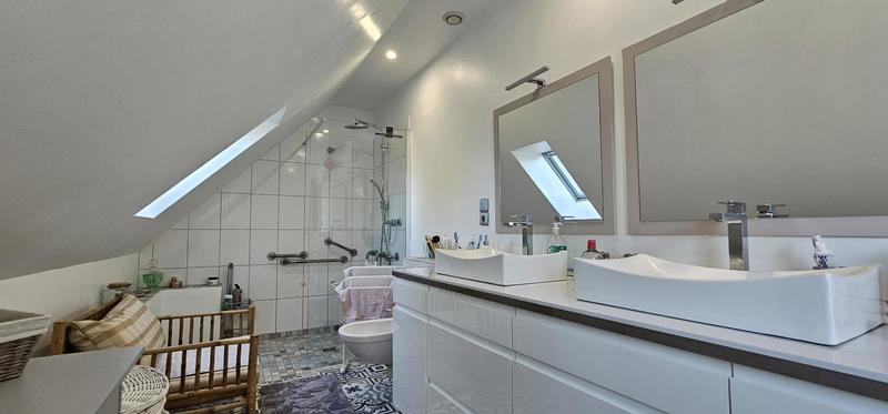 Pavillon - 197 m² - 8 pièces