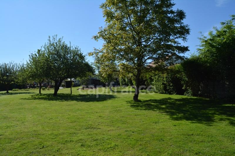 Maison - 262 m² - 8 pièces