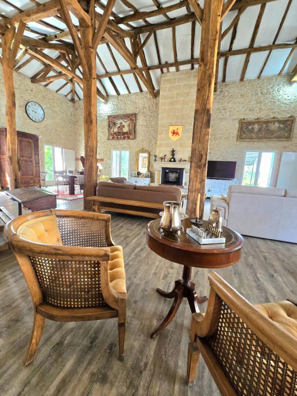 Maison - 312 m² - 7 pièces