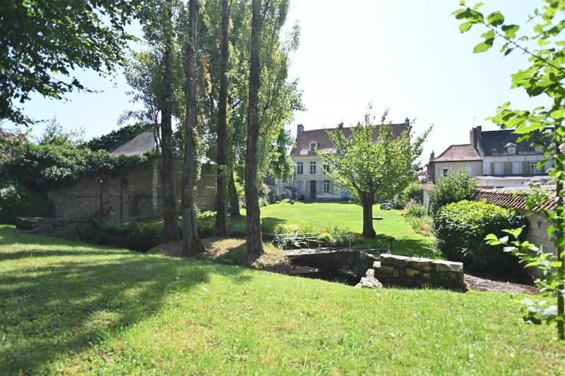 Maison - 262 m² - 9 pièces