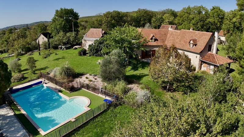 Corps de ferme - 250 m² - 11 pièces