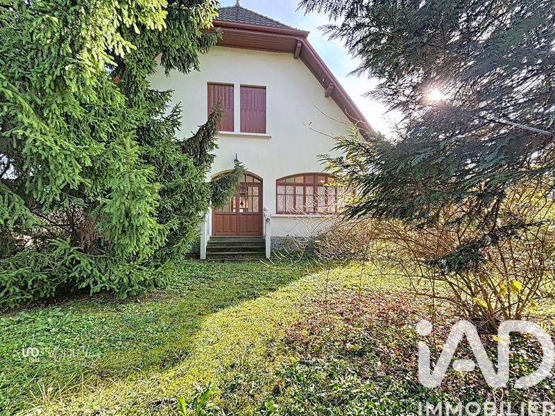 Maison - 205 m² - 10 pièces