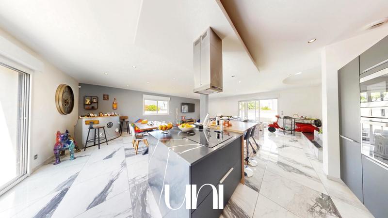 Maison - 206 m² - 6 pièces