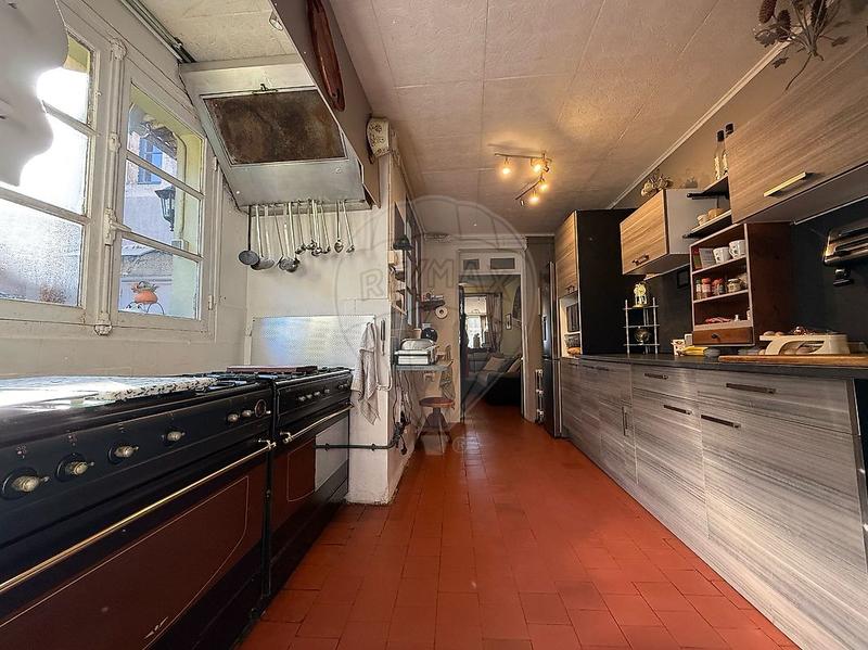 Maison de ville - 239 m² - 10 pièces