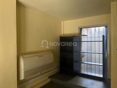 Local commercial - 72 m² - 4 pièces