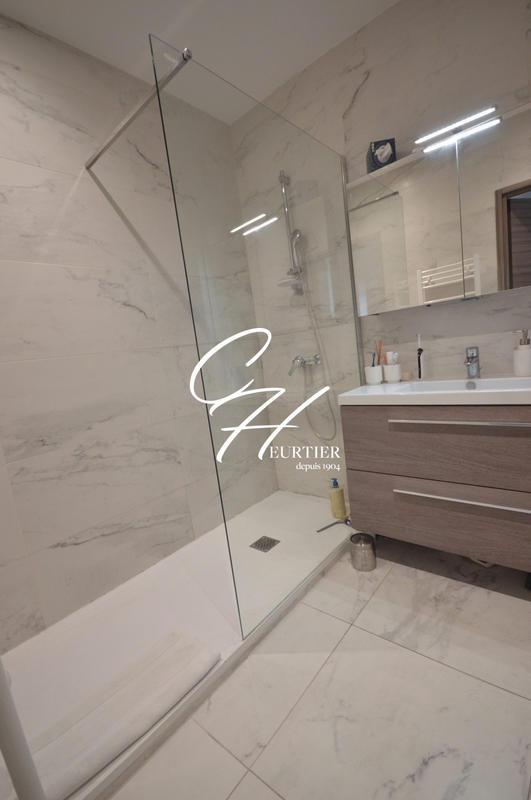 Appartement - 105 m² - 4 pièces