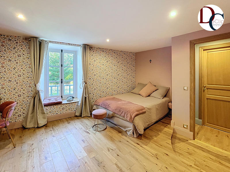 Maison - 405 m² - 11 pièces