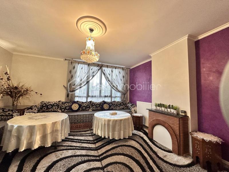 Maison - 185 m² - 9 pièces