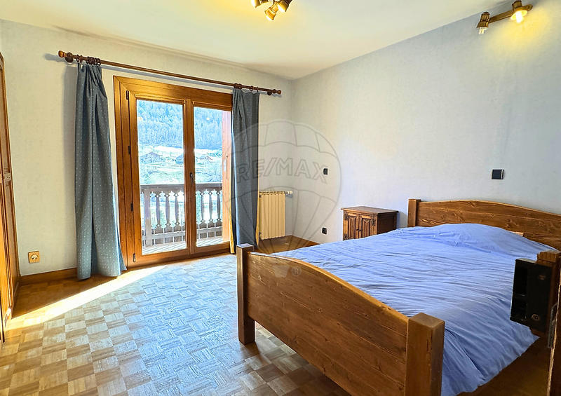 Maison - 236 m² - 10 pièces