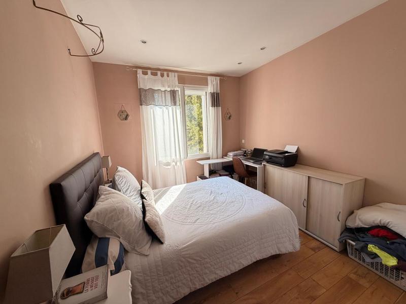 Appartement - 90 m² - 4 pièces