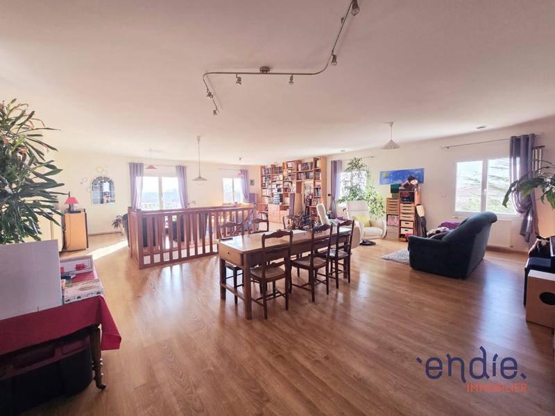 Maison - 228 m² - 6 pièces