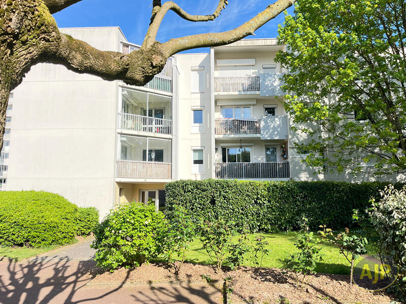 Appartement - 84 m² - 4 pièces