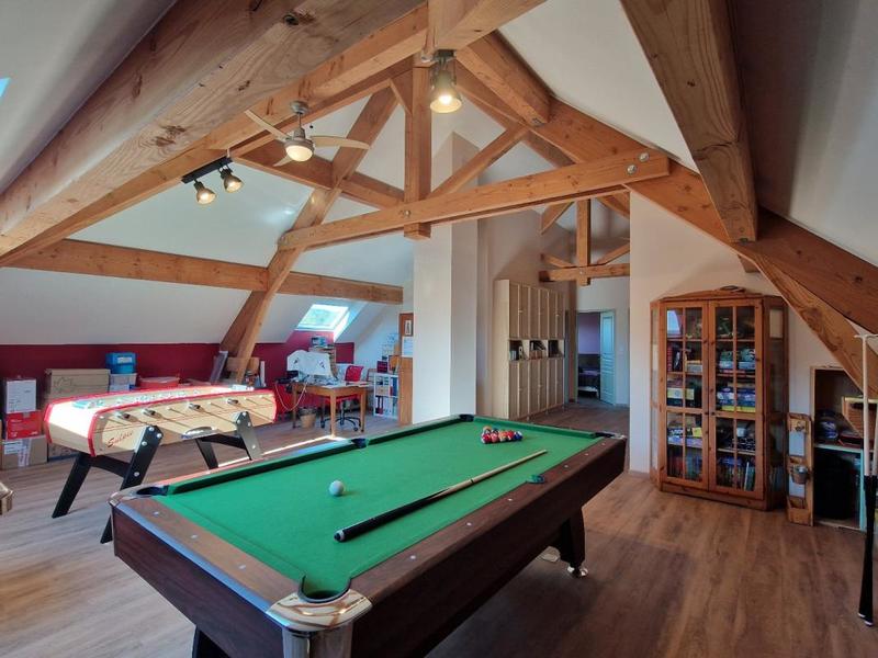 Maison - 217 m² - 6 pièces