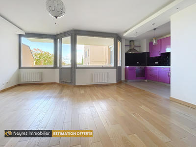 Appartement - 82 m² - 4 pièces