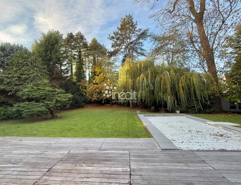 Maison - 180 m² - 6 pièces