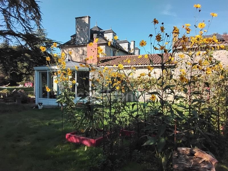 Maison - 270 m² - 7 pièces