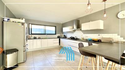 Villa - 140 m² - 6 pièces