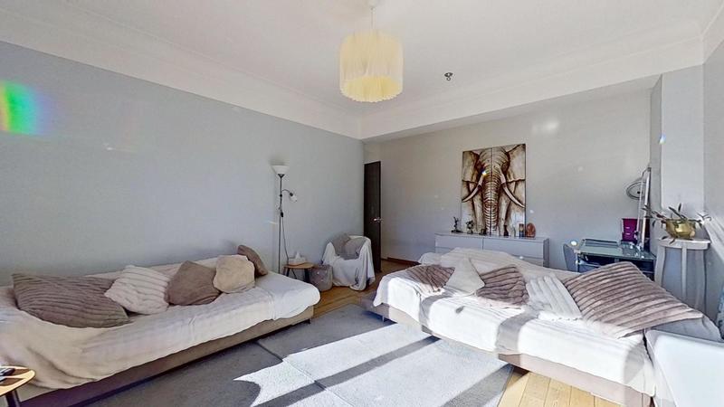 Appartement - 156 m² - 6 pièces