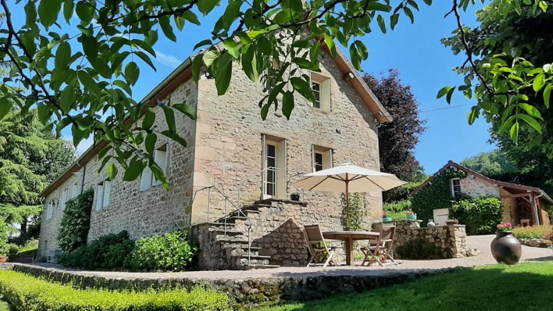 Maison - 247 m² - 7 pièces