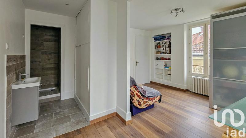 Maison - 121 m² - 5 pièces