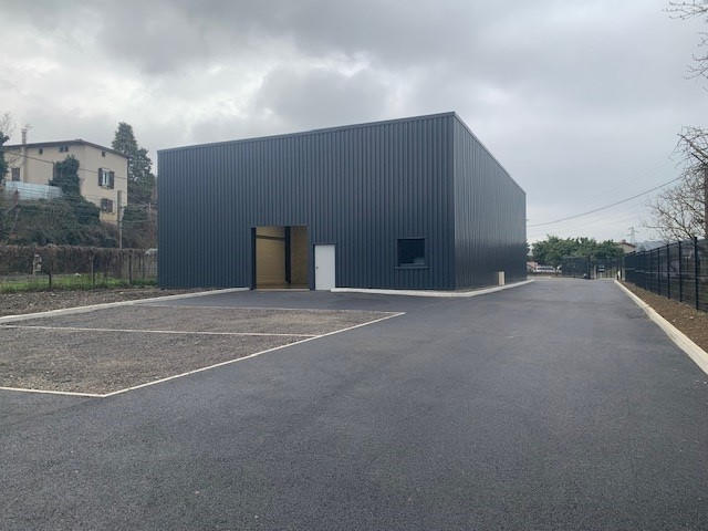 Local d'activité / Entrepôt - 174 m²