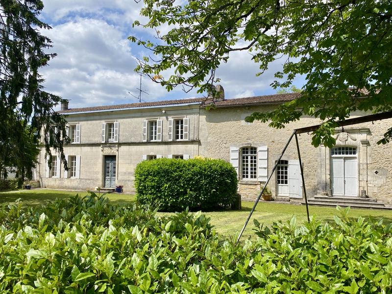 Château - 725 m² - 13 pièces