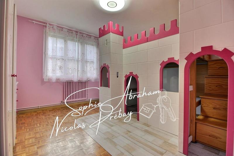 Maison - 211 m² - 8 pièces