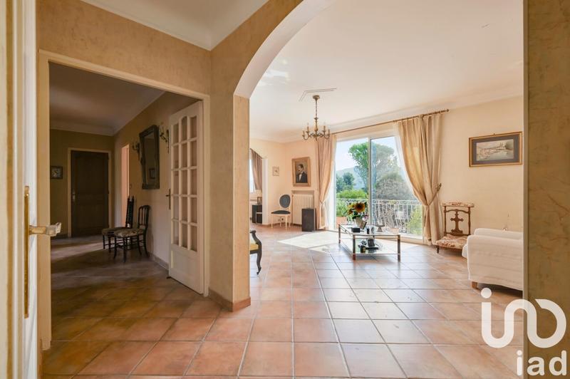 Maison - 220 m² - 4 pièces