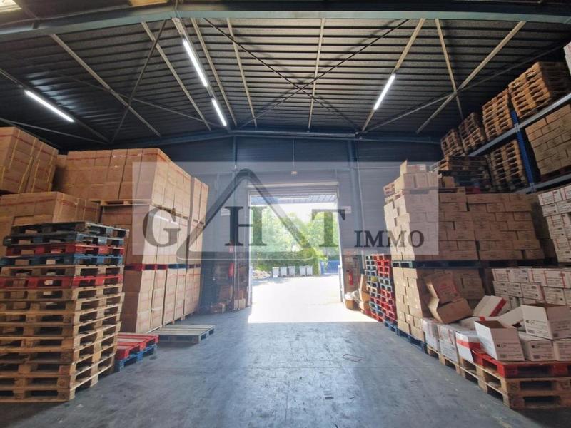 Entrepôt - 4 385 m²