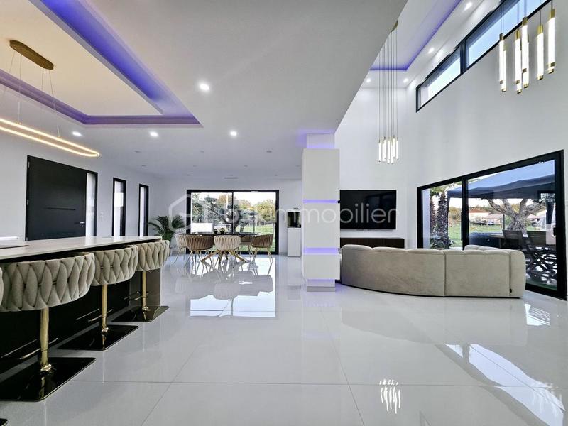 Maison - 160 m² - 5 pièces