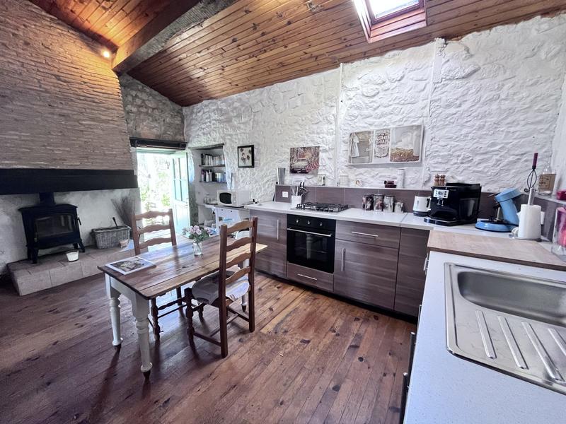 Maison traditionnelle - 350 m² - 14 pièces