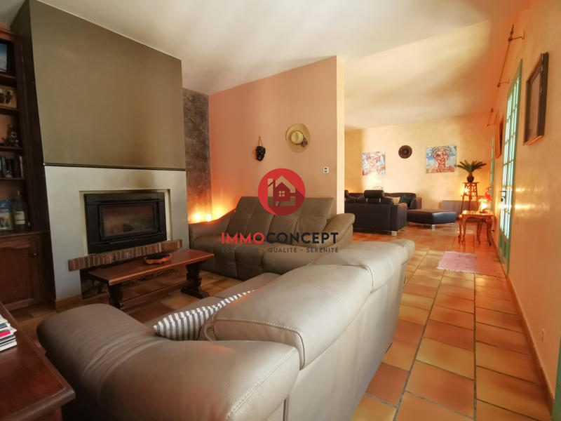 Villa - 265 m² - 8 pièces