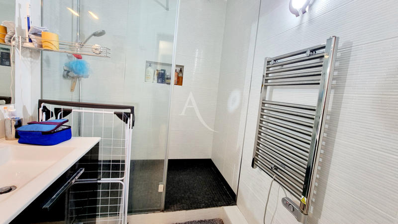 Appartement - 84 m² - 3 pièces