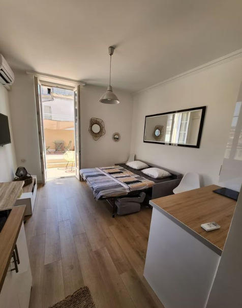 Studio - 25 m² - 1 pièce