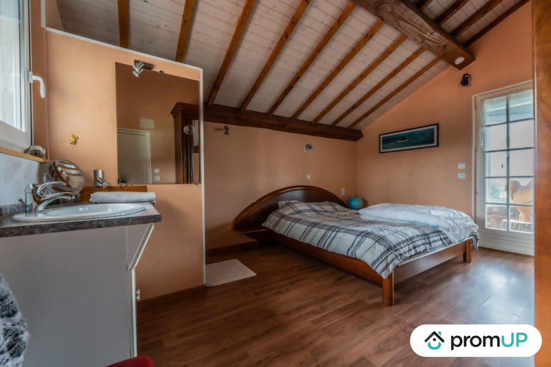 Maison ancienne - 225 m² - 8 pièces