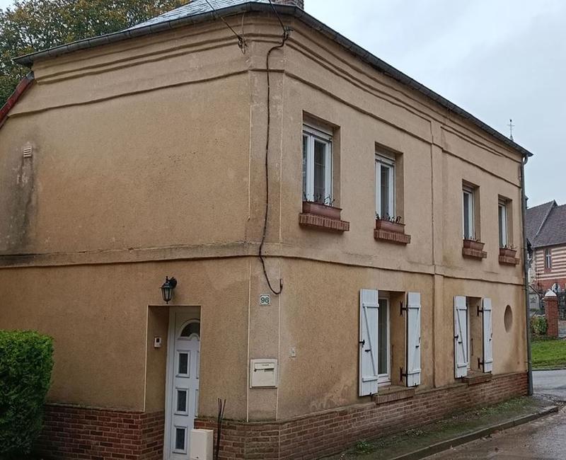 Maison traditionnelle - 153 m² - 10 pièces