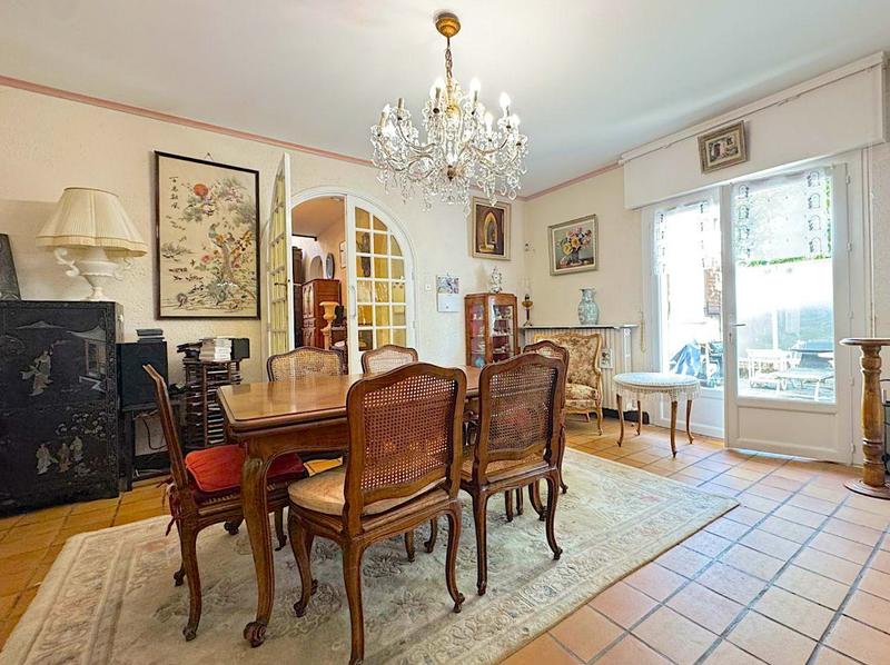 Maison - 195 m² - 6 pièces