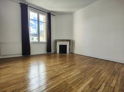 Maison traditionnelle - 190 m² - 10 pièces