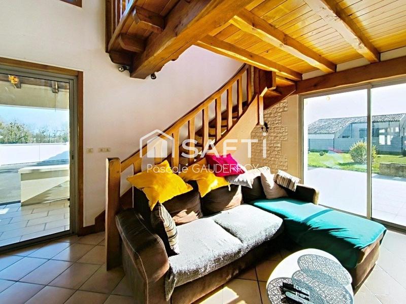 Maison - 219 m² - 8 pièces