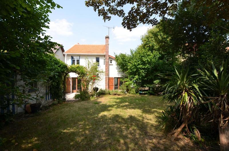 Maison - 90 m² - 6 pièces