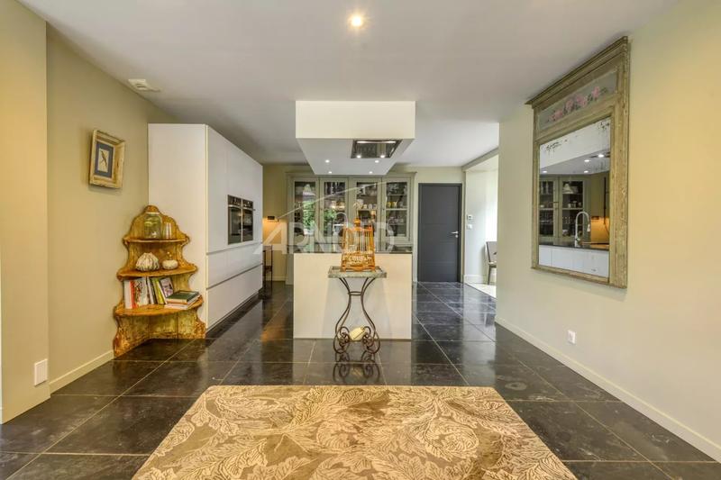 Maison - 191 m² - 8 pièces