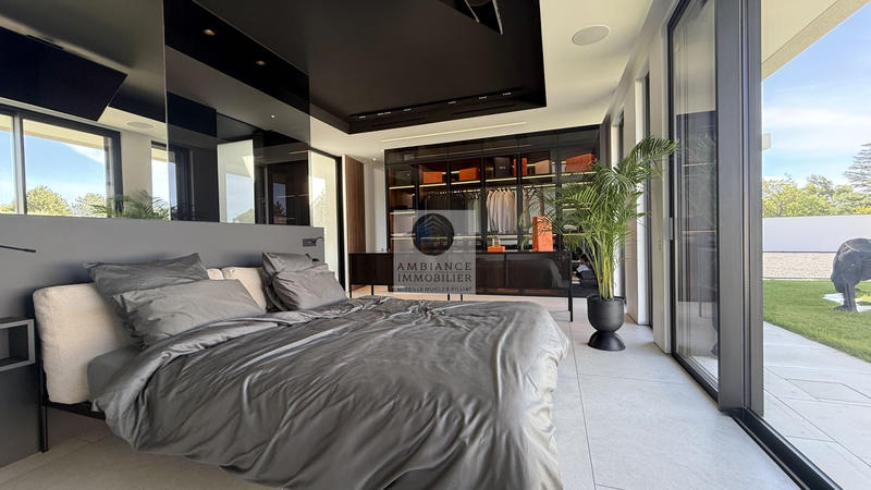 Maison - 282 m² - 7 pièces