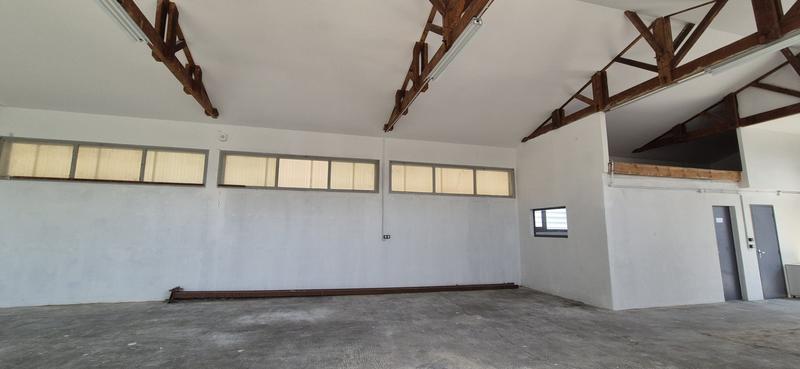 Entrepôt - 252 m² - 4 pièces