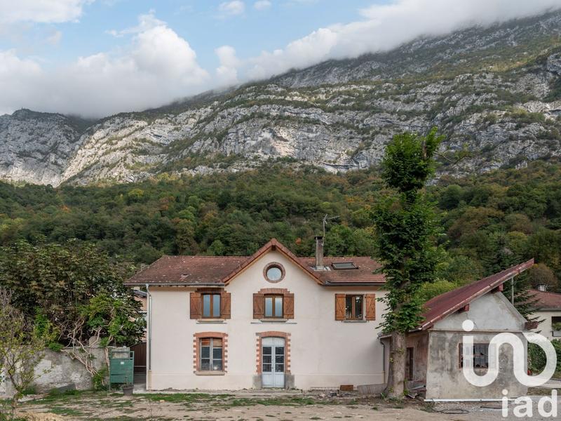 Maison - 110 m² - 4 pièces