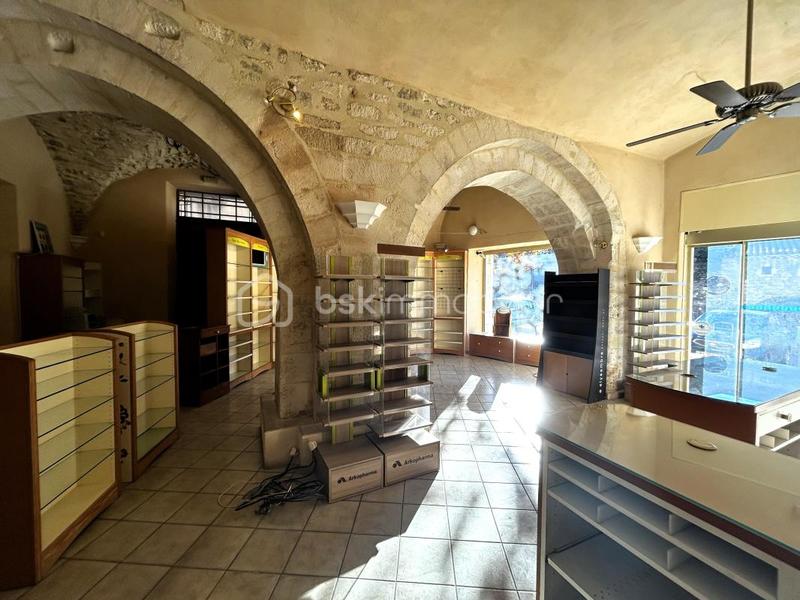 Local commercial - 145 m² - 2 pièces