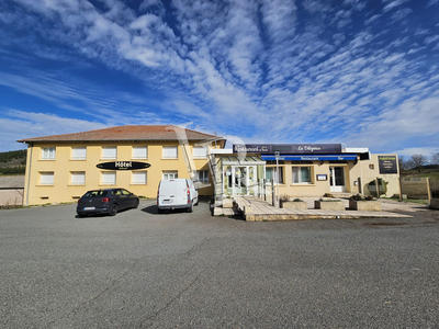 Local commercial - 1 200 m²